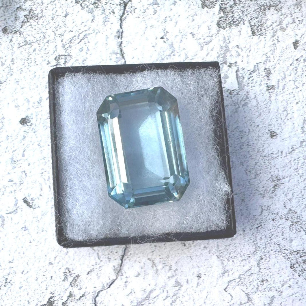 Emerald Cut Blue Topaz London Loose Gemstone 72.92cts (25.9x18.3mm). Large Rectangular Natural Blue Faceted Gemstone For Jewellery Making