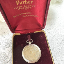 Charger l&#39;image dans la galerie, Vintage Parker 5th Ave. New York Maroon Velvet Fitted Pocket Watch Jewellery Box. Timed by Western Union Naval Observatory Time Art Deco Box
