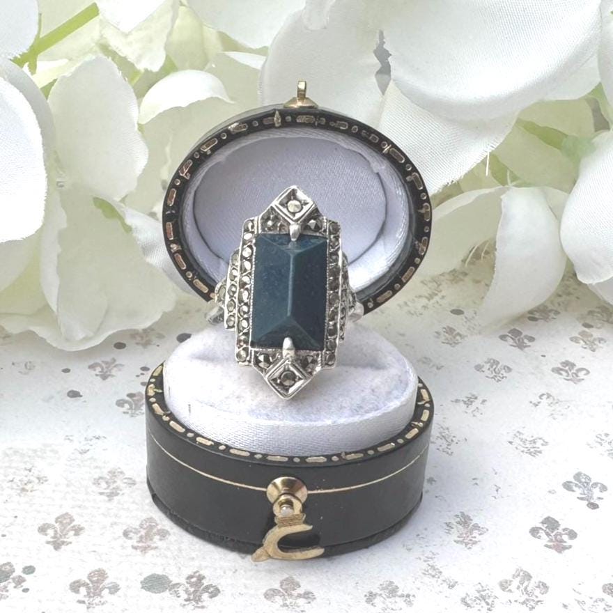 Antique Art Deco 935 Silver Sugar-Loaf Cut Lapis Lazuli Cocktail Ring, Germany