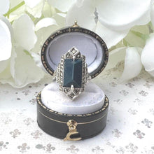 Carica l'immagine nel visualizzatore di Gallery, Antique Art Deco 935 Silver Sugar-Loaf Cut Lapis Lazuli Cocktail Ring, Germany
