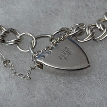 Carica l&#39;immagine nel visualizzatore di Gallery, Vintage Georg Jensen Silver Curb Chain Bracelet With Heart Padlock Clasp, Dated 1970. Victorian Style Sterling Silver Sweetheart Bracelet
