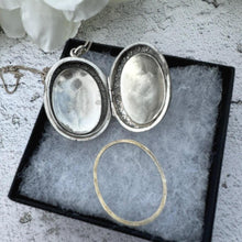 Charger l&#39;image dans la galerie, Antique Victorian Engraved Forget-Me-Not Sterling Silver Locket Pendant Necklace. Medium Oval Puffy 2-Sided Locket &amp; Curb Chain
