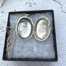 Charger l&#39;image dans la galerie, Antique Victorian Engraved Forget-Me-Not Sterling Silver Locket Pendant Necklace. Medium Oval Puffy 2-Sided Locket &amp; Curb Chain
