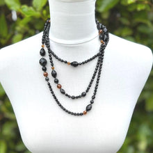 Charger l&#39;image dans la galerie, Antique Art Deco 63&quot;/160cm Long French Jet Flapper Necklace. Black &amp; Bronze Faceted Glass Bead Statement Necklace. Extra Long 1920&#39;s Sautoir
