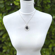 Carica l&#39;immagine nel visualizzatore di Gallery, Antique Austrian Silver Victorian Cross Stitch Cherub Pendant Necklace

