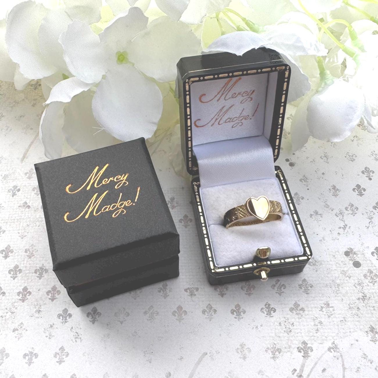 Antique Victorian 9ct Gold Heart Band Mourning Ring With Hair Work, Chester 1900. Antique Mourning/ Sentimental Love Token Ring Size Q/8-1/4