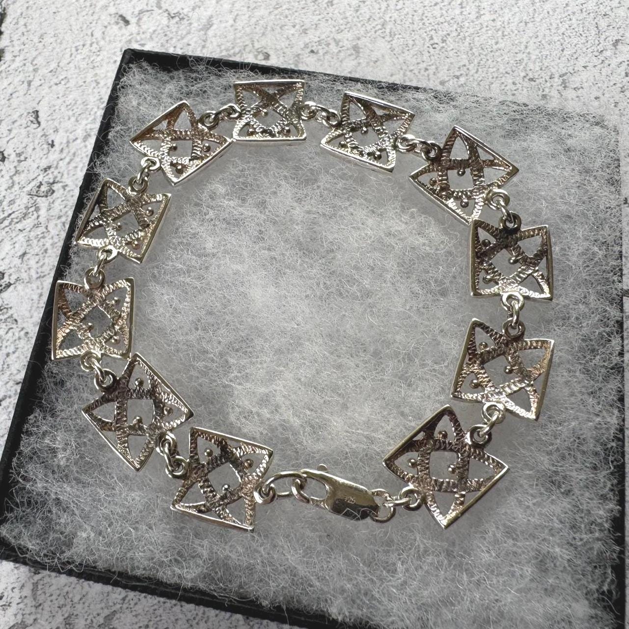 Vintage Sterling Silver Celtic Shield Knot Bracelet. Celtic Infinity Eternity Amulet Bracelet. Solid Silver Fancy Link Panel Bracelet