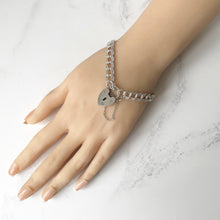 Carica l&#39;immagine nel visualizzatore di Gallery, Vintage Georg Jensen Silver Curb Chain Bracelet With Heart Padlock Clasp, Dated 1970. Victorian Style Sterling Silver Sweetheart Bracelet
