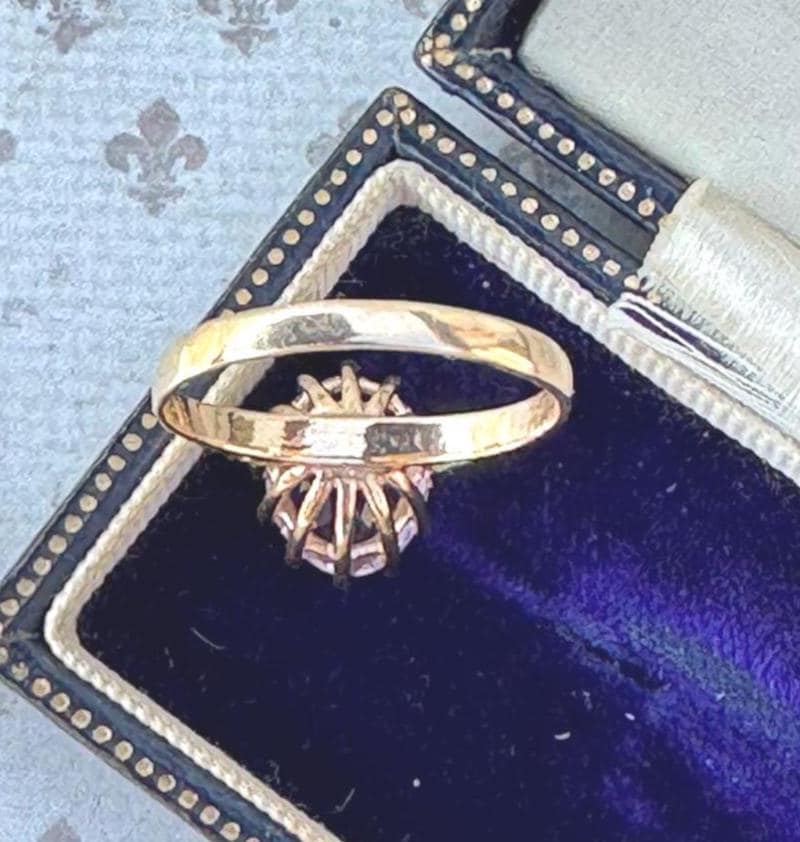 Vintage 1970s 3ct Oval Cut Amethyst Solitaire 9ct Gold Cocktail Ring. Yellow Gold High Set Lavender Purple Stone Statement Ring Size N/6.75