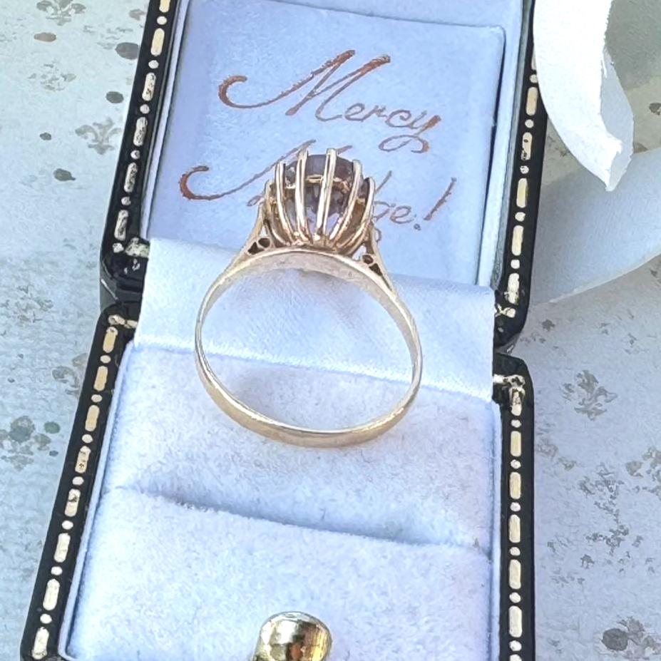 Vintage 1970s 3ct Oval Cut Amethyst Solitaire 9ct Gold Cocktail Ring. Yellow Gold High Set Lavender Purple Stone Statement Ring Size N/6.75