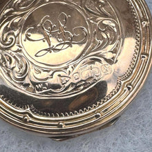 Lade das Bild in den Galerie-Viewer, Antique Edwardian 9ct Gold Engraved Acanthus Wreath Round Locket, Chester 1913
