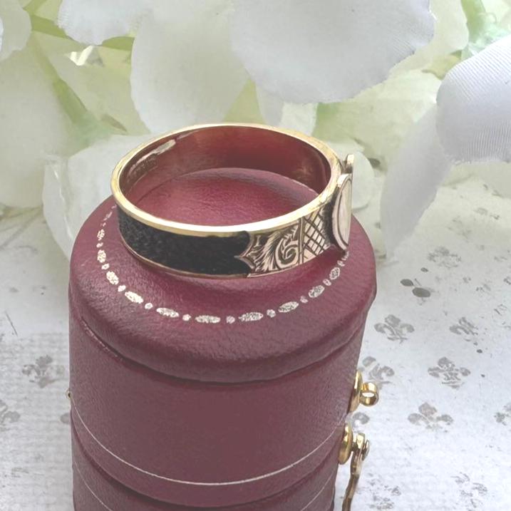 Antique Victorian 9ct Gold Heart Band Mourning Ring With Hair Work, Chester 1900. Antique Mourning/ Sentimental Love Token Ring Size Q/8-1/4