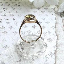 Charger l&#39;image dans la galerie, Vintage 9ct Gold Citrine Solitaire Ring
