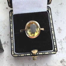 Charger l&#39;image dans la galerie, Vintage 9ct Gold Citrine Solitaire Ring
