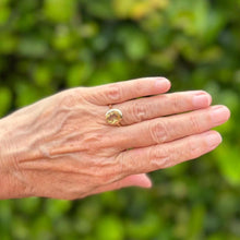 Charger l&#39;image dans la galerie, Vintage 9ct Gold Citrine Solitaire Ring
