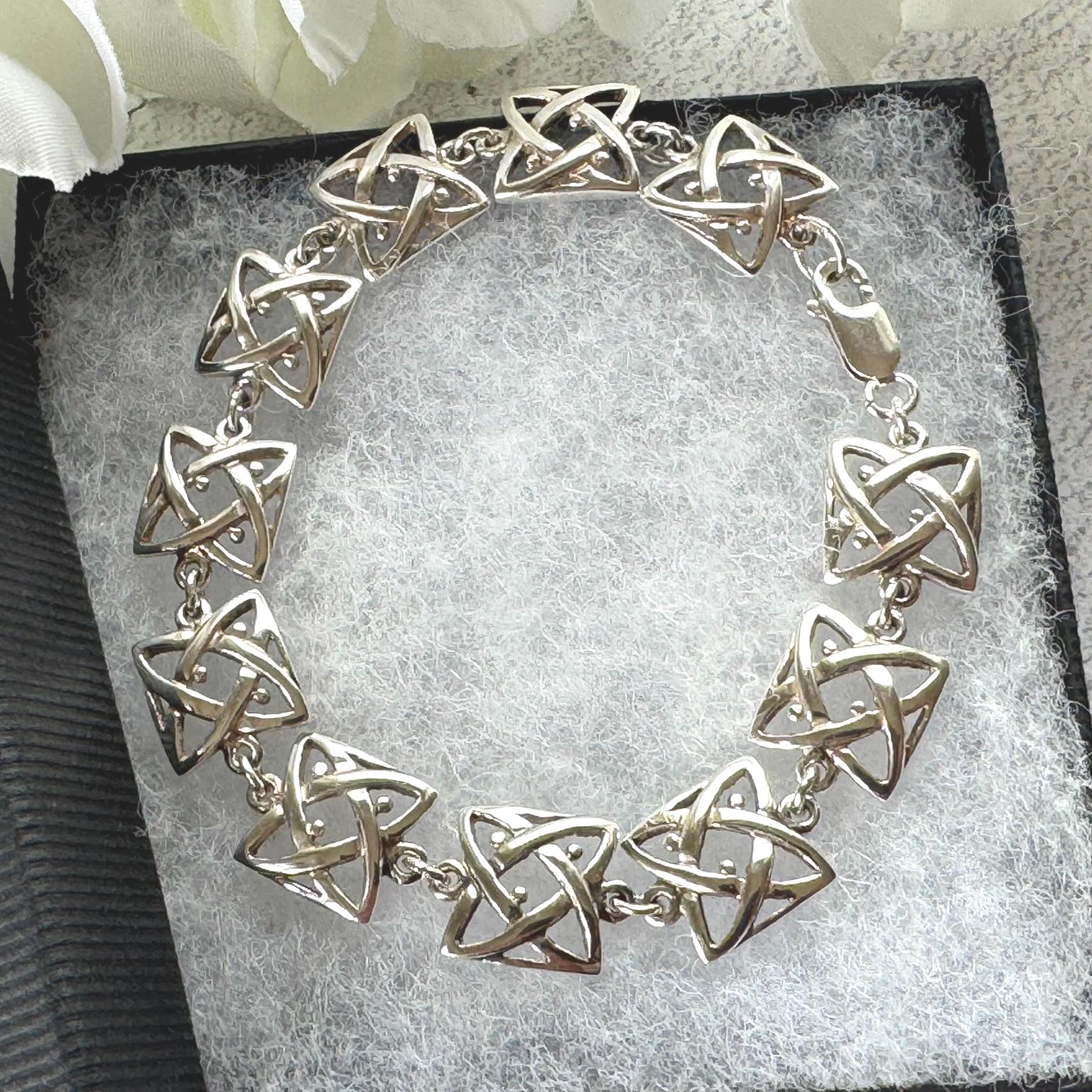Vintage Sterling Silver Celtic Shield Knot Bracelet. Celtic Infinity Eternity Amulet Bracelet. Solid Silver Fancy Link Panel Bracelet