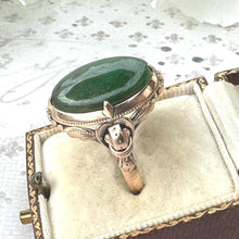 Cargar imagen en el visor de la galería, Art Deco 14ct Gold Jade Cabochon Ring. Deep Emerald Green 12ct Jade Cabochon Statement Ring. Ornate Antique Chinese Export Ring Size R/8.5
