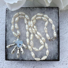 Cargar imagen en el visor de la galería, Antique Georgian Baroque Pearl &amp; Diamond Pendant Necklace. Old Rose Cut Diamond, Dog Tooth River Pearl Fan Lavalier Pendant Necklace, c1760

