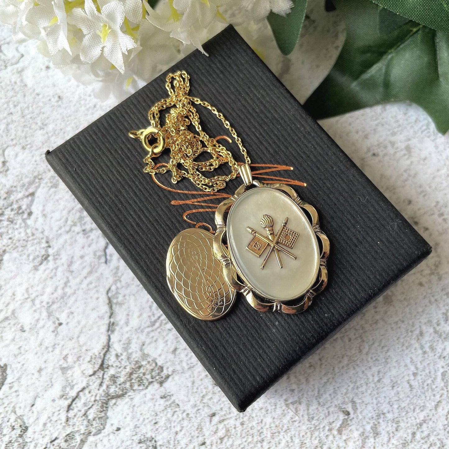 Vintage World War 2 American Sweetheart Locket & Chain
