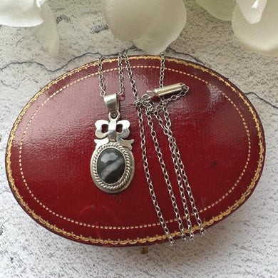 Victorian Sterling Silver Agate Pendant Necklace: Antique Scottish Pebble Jewellery
