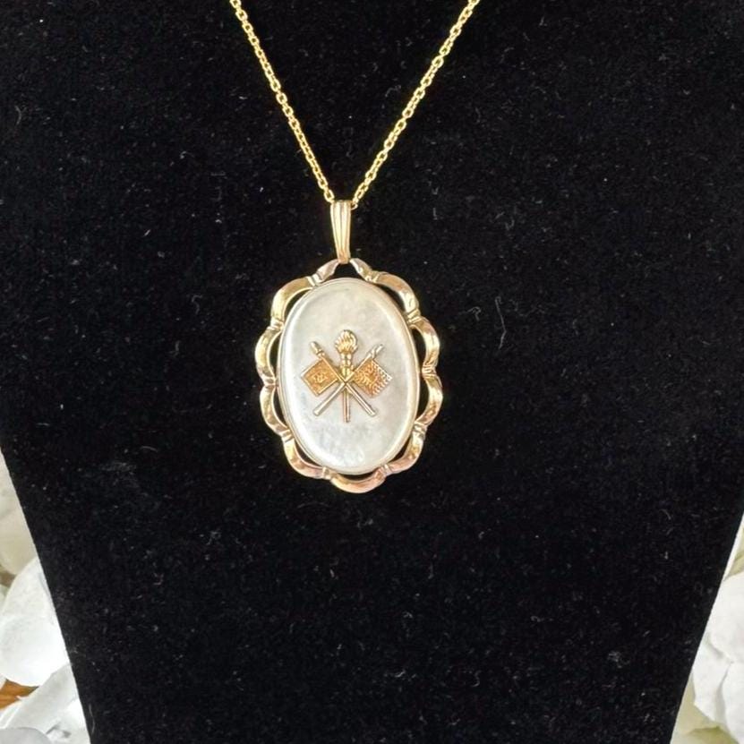 Vintage World War 2 American Sweetheart Locket & Chain