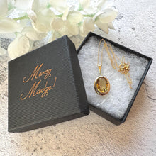 Cargar imagen en el visor de la galería, Vintage 9ct Gold Citrine Pendant Necklace: Golden Yellow Solitaire, 1980s
