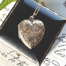 Cargar imagen en el visor de la galería, Antique Victorian 9ct Gold Floral Engraved Heart Shaped Locket Necklace
