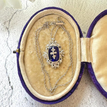 Lade das Bild in den Galerie-Viewer, Antique Georgian Bristol Blue Glass &amp; Paste Diamond Pendant Necklace
