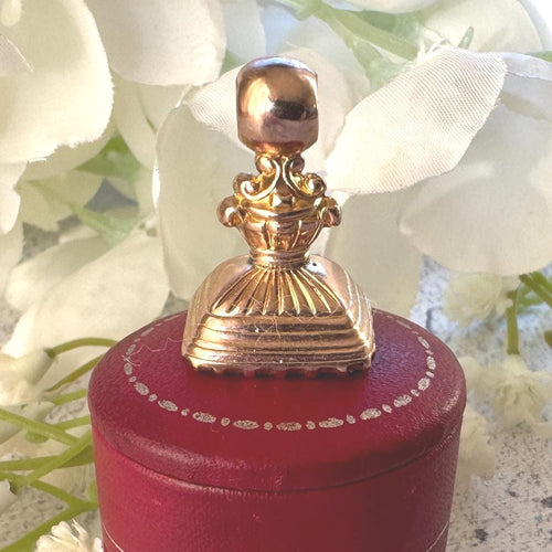 Georgian 15ct Gold Bloodstone Seal Fob Pendant. Antique Neoclassical Jewellery