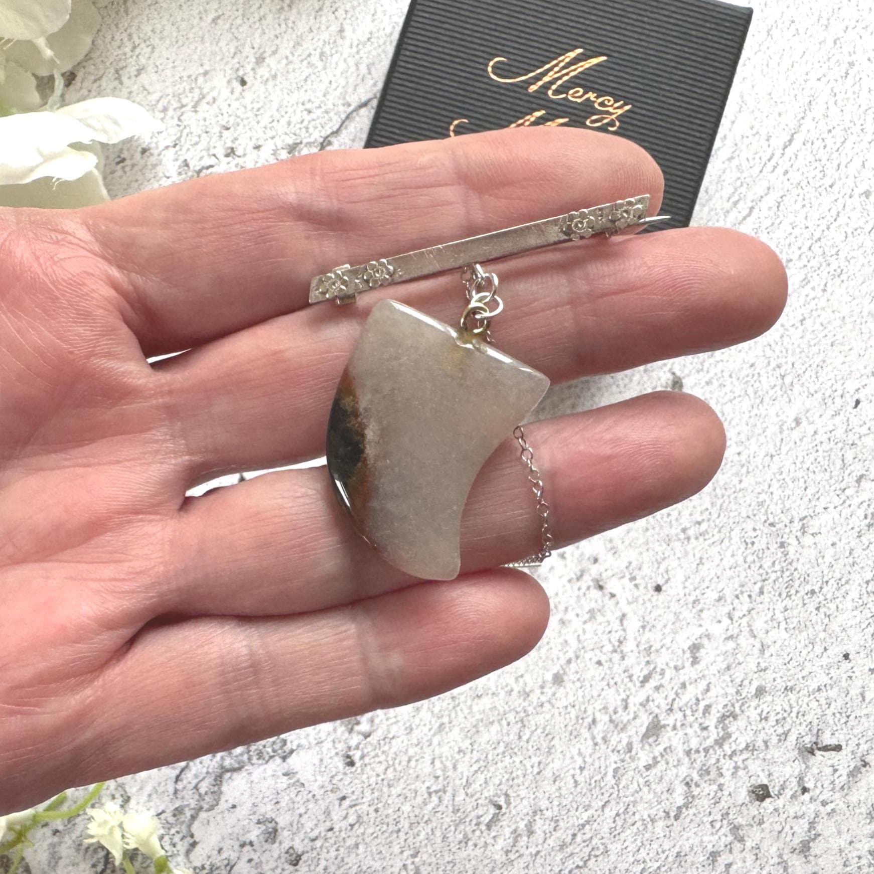 Victorian Carved Scottish Agate Claw Pendant Drop Brooch: Antique Scottish Pebble Sterling Silver Jewellery
