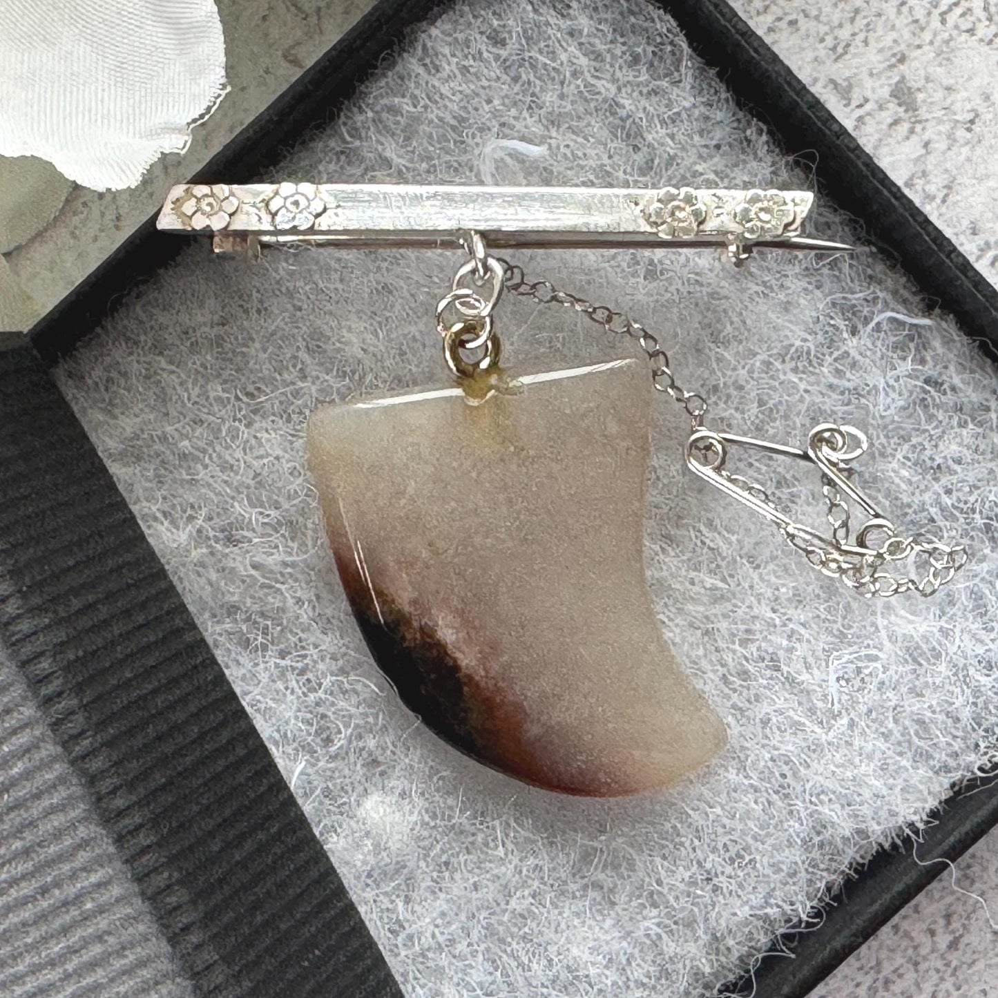 Victorian Carved Scottish Agate Claw Pendant Drop Brooch: Antique Scottish Pebble Sterling Silver Jewellery