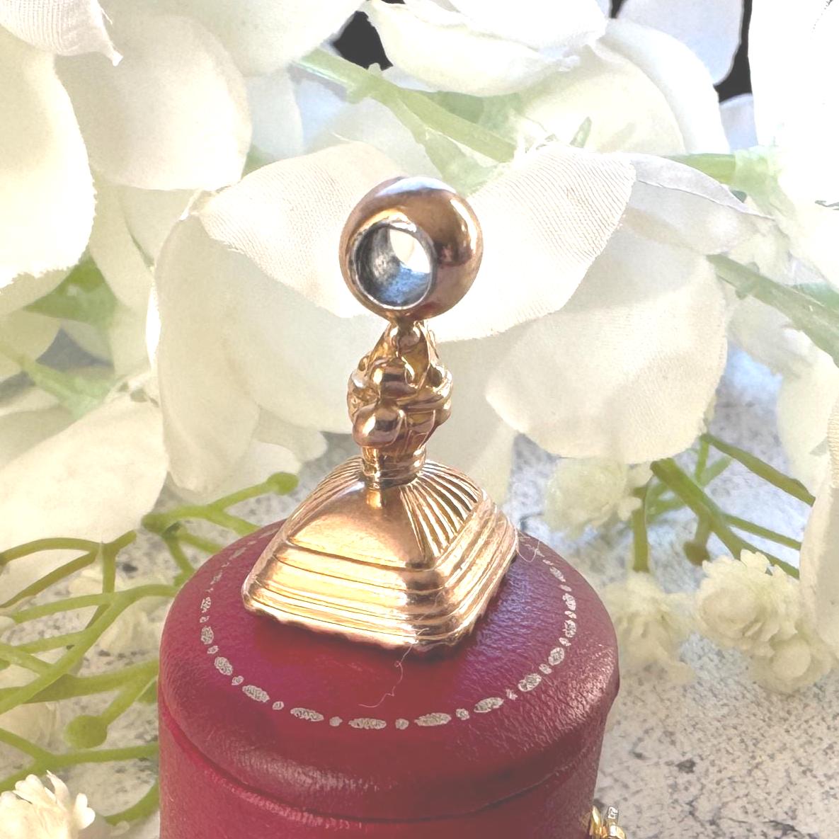 Georgian 15ct Gold Bloodstone Seal Fob Pendant. Antique Neoclassical Jewellery