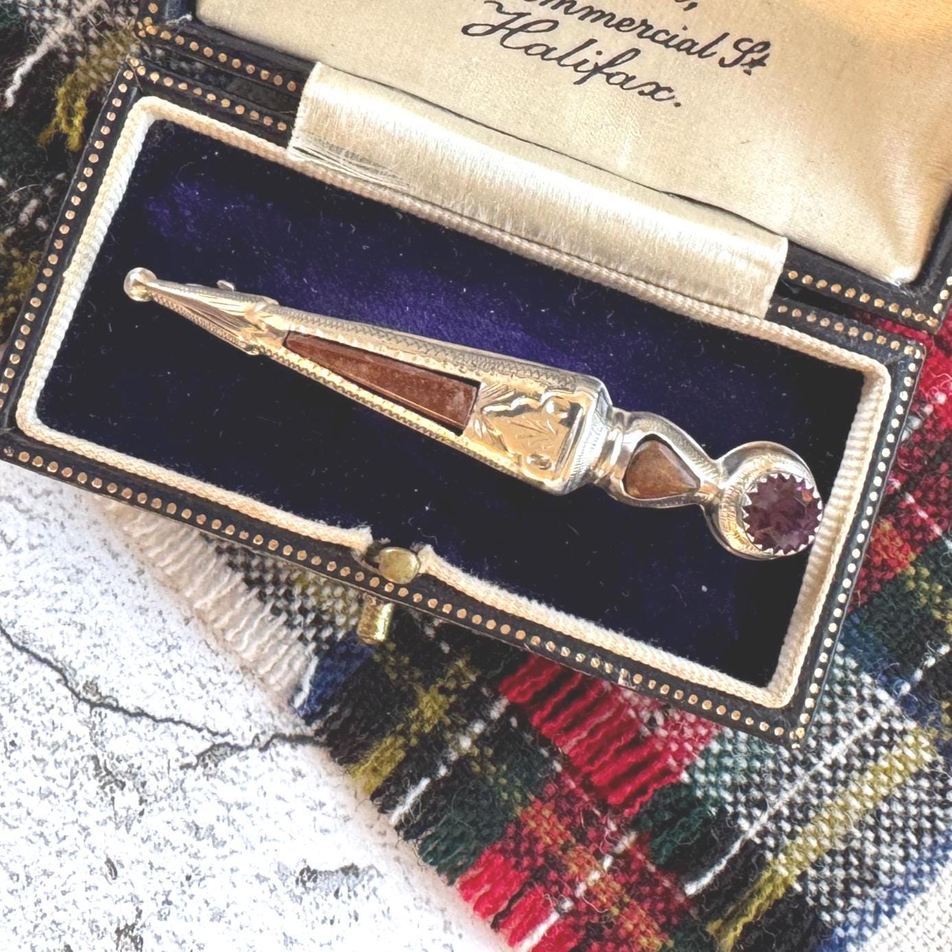 Vintage Scottish Silver Amethyst & Agate Sgian Dubh Brooch: Traditional Scottish Pebble Jewellery
