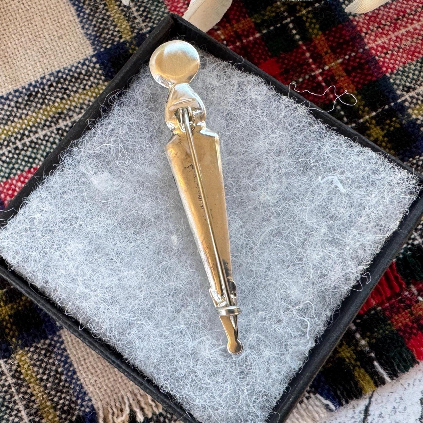 Vintage Scottish Silver Amethyst & Agate Sgian Dubh Brooch: Traditional Scottish Pebble Jewellery