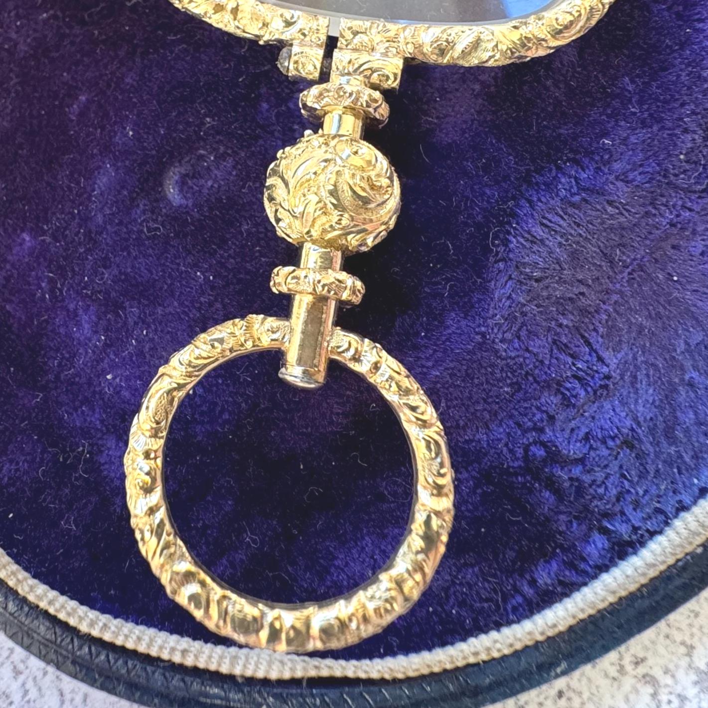 Antique Georgian 18ct Gold Magnifying Quizzing Glass Pendant