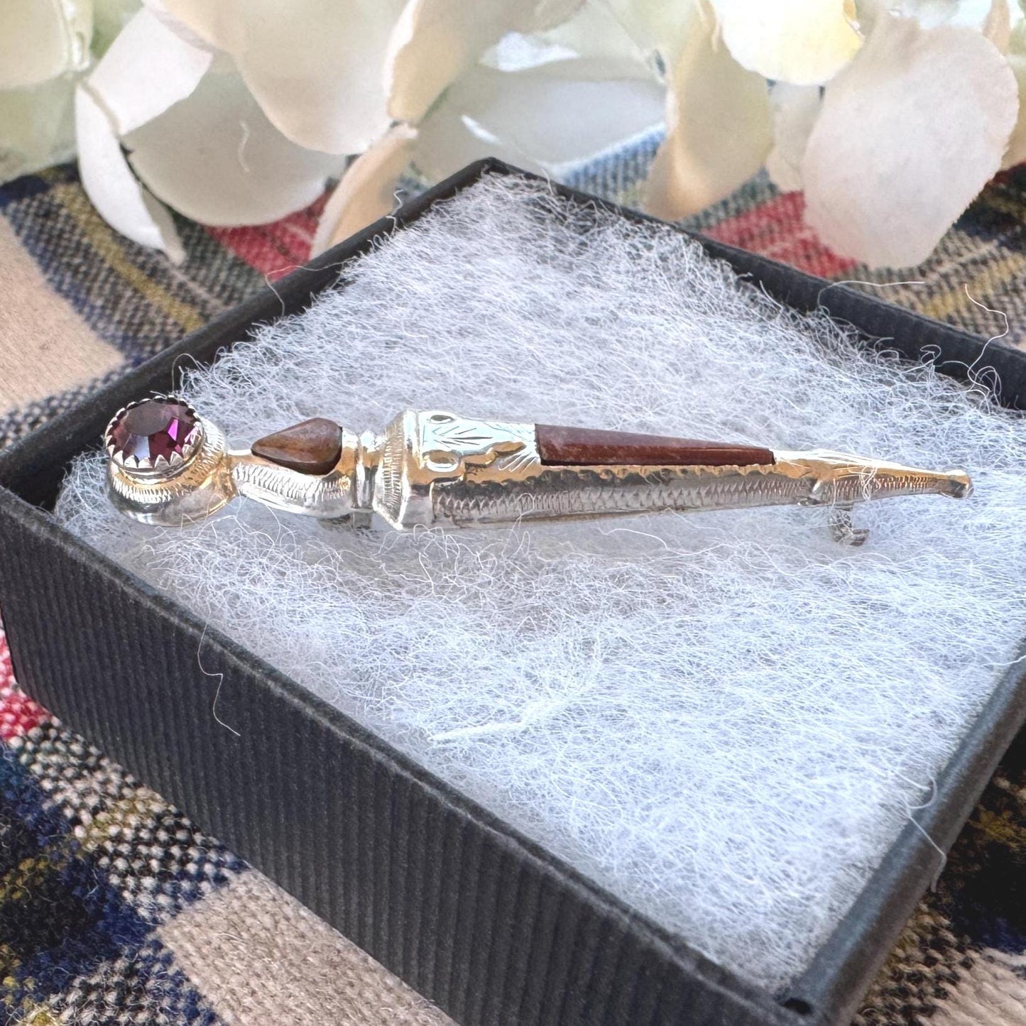 Vintage Scottish Silver Amethyst & Agate Sgian Dubh Brooch: Traditional Scottish Pebble Jewellery
