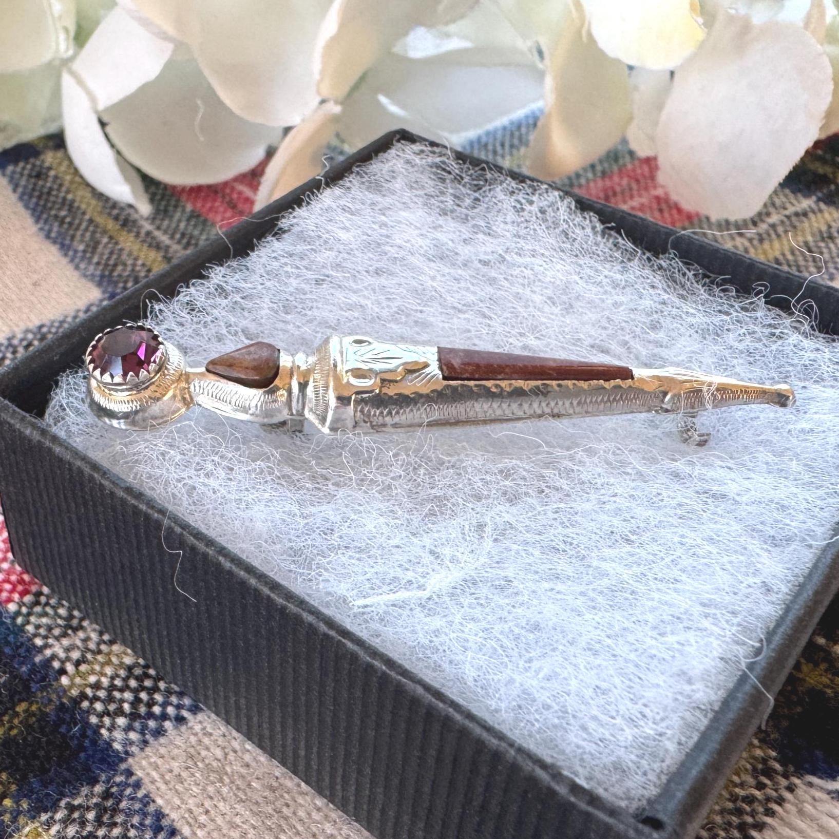 Vintage Scottish Silver Amethyst & Agate Sgian Dubh Brooch: Traditional Scottish Pebble Jewellery