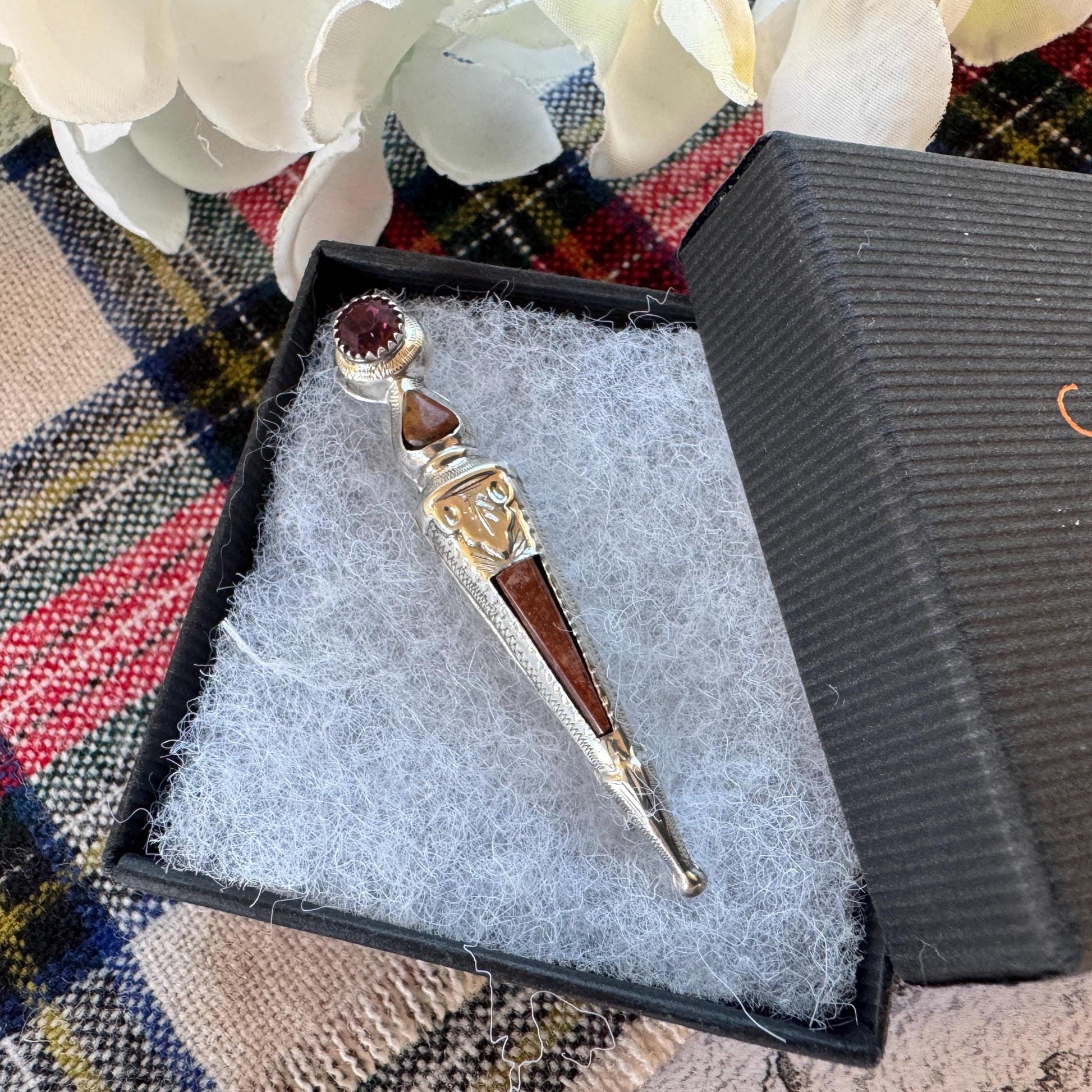 Vintage Scottish Silver Amethyst & Agate Sgian Dubh Brooch: Traditional Scottish Pebble Jewellery