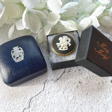 Charger l'image dans la galerie, Vintage Wedgwood Black Jasperware Sterling Silver Cupid Brooch
