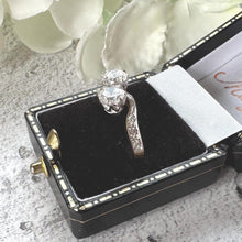Cargar imagen en el visor de la galería, Vintage 9ct Gold Toi Et Moi White Zircon Bypass Ring

