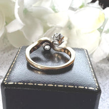 Cargar imagen en el visor de la galería, Vintage 9ct Gold Toi Et Moi White Zircon Bypass Ring
