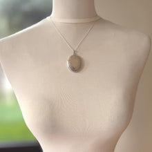 Carica l'immagine nel visualizzatore di Gallery, Vintage English Sterling Silver Engraved Forget-me-Not Locket &amp; Chain. Medium/Large Oval Photo Pendant Necklace
