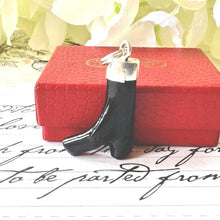 Carica l'immagine nel visualizzatore di Gallery, Antique Victorian Coral Pendant Charm
