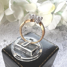 Cargar imagen en el visor de la galería, Vintage 9ct Gold Toi Et Moi White Zircon Bypass Ring
