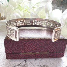 画像をギャラリービューアに読み込む, Vintage Sterling Silver Egyptian Hieroglyphic Bangle
