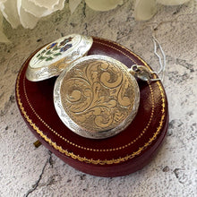 Carica l'immagine nel visualizzatore di Gallery, Vintage Sterling Silver Enamel Floral Locket, Victorian Style Photo Locket Necklace
