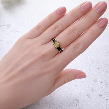 Charger l'image dans la galerie, Victorian Mourning Ring, Chester 1901: 9ct Gold Hairwork Enamel In Memory Of Memorial Band
