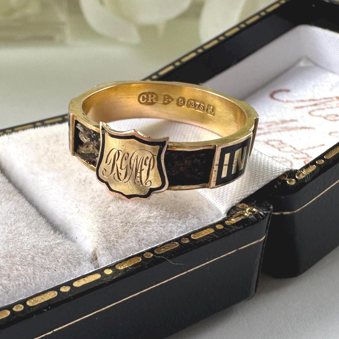 Victorian Mourning Ring, Chester 1901: 9ct Gold Hairwork Enamel In Memory Of Memorial Band