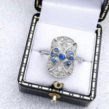 Carica l'immagine nel visualizzatore di Gallery, Antique 18ct White Gold Diamond &amp; Sapphire Cluster Ring
