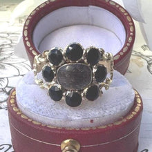 Charger l'image dans la galerie, Georgian 18ct Gold &amp; Black Paste Mourning Ring With Hair Locket Compartment
